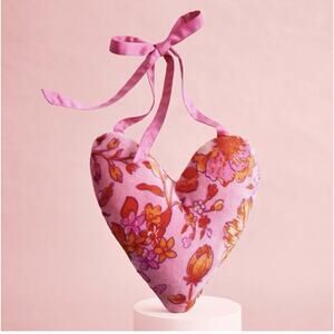 NWOT Vera Bradley Post Mastectomy Heart Fleece Pillow Flourishing Garden Pink